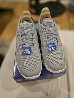 Skechers GO WALK 7 - Hailey walking shoes in gray/silver.